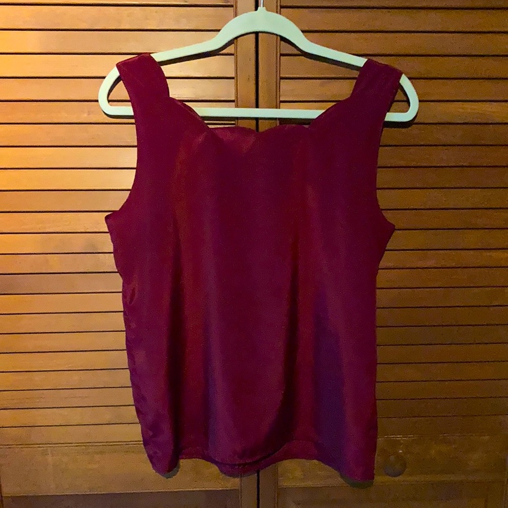 Sleeveless blouse, sz M. Wine color with scalloped neckline